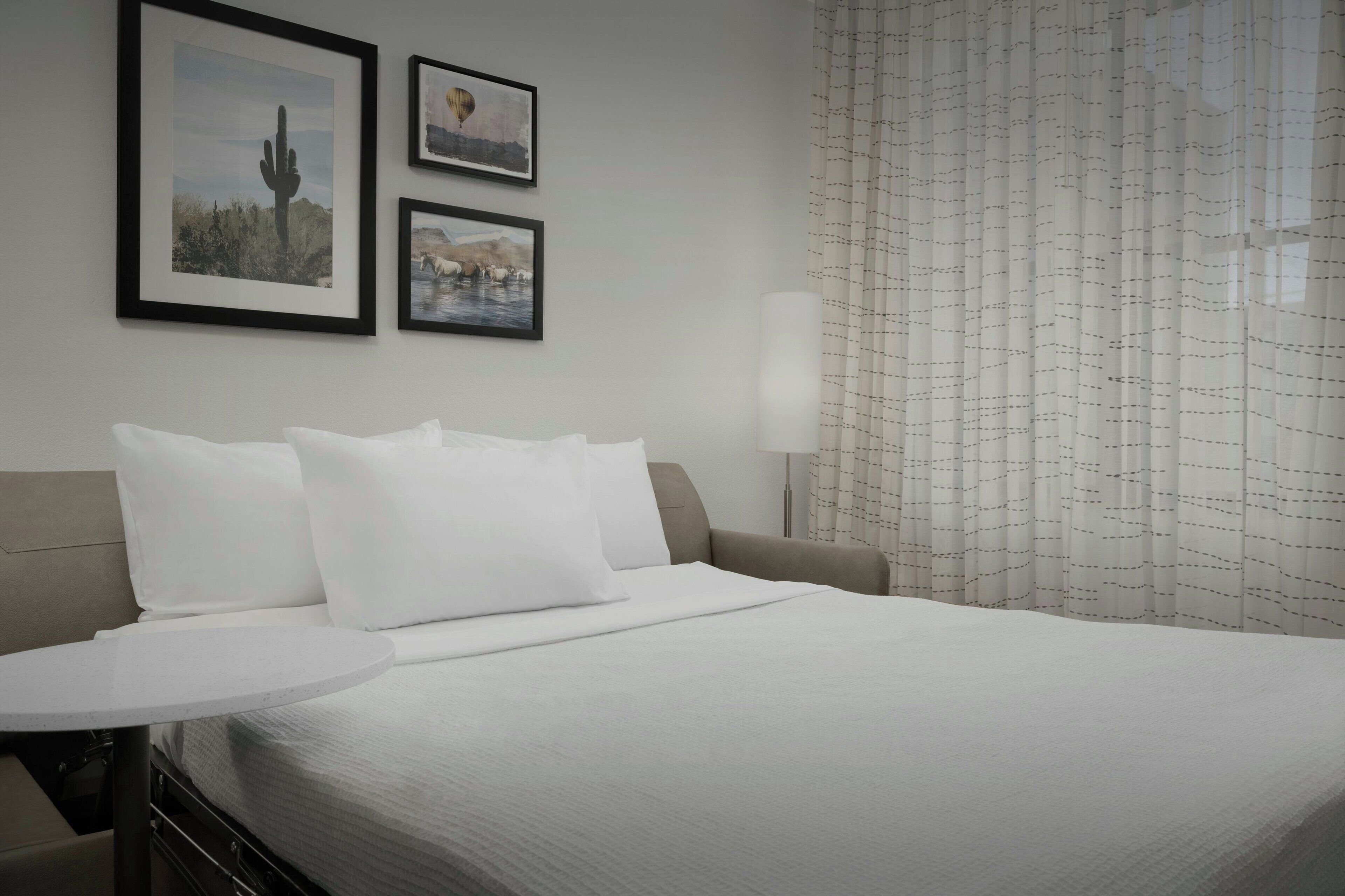 1 bedroom, premium bedding, desk, laptop workspace