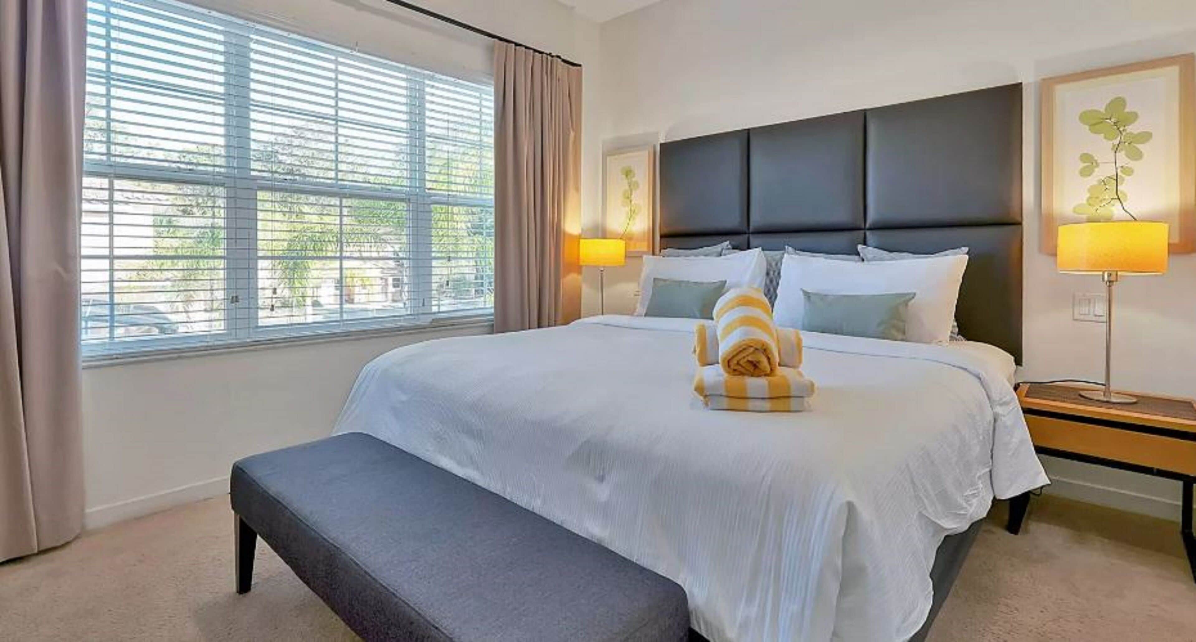 Hypo-allergenic bedding, in-room safe, desk, laptop workspace