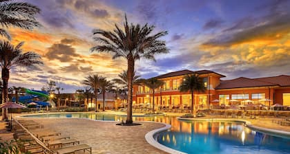 Regal Oaks Resort Vacation Townhomes by IDILIQ