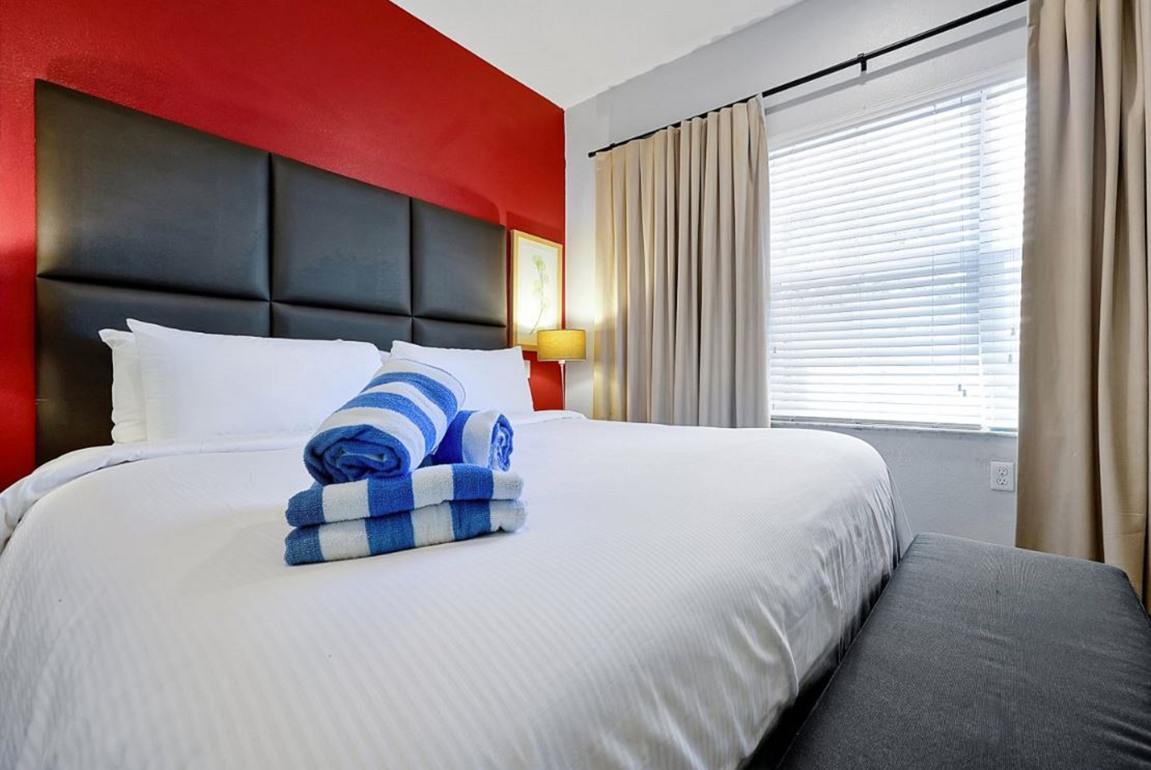 Hypo-allergenic bedding, in-room safe, desk, laptop workspace