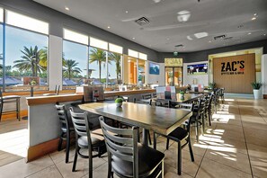 2 restaurants, lunch, dinner served; American cuisine