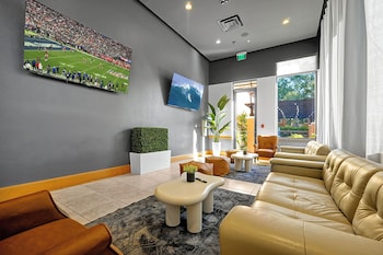 2 bars/lounges, poolside bar at Regal Oaks Resort Vacation Townhomes by IDILIQ