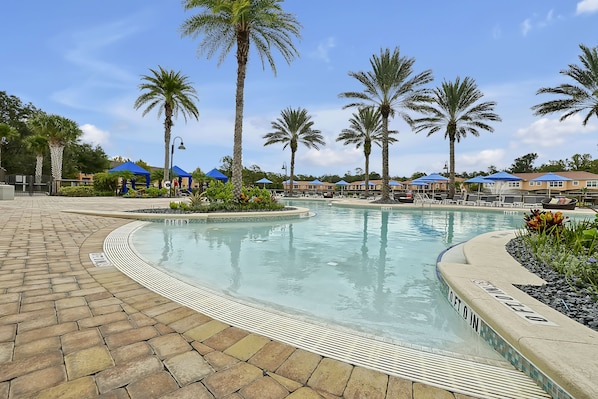 Clc Regal Oaks Resort Vacation Townhomes Reviews Regal Oaks Resort Vacation Townhomes by IDILIQ Reviews, Deals & Photos