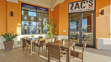 2 restaurants, lunch, dinner served; American cuisine