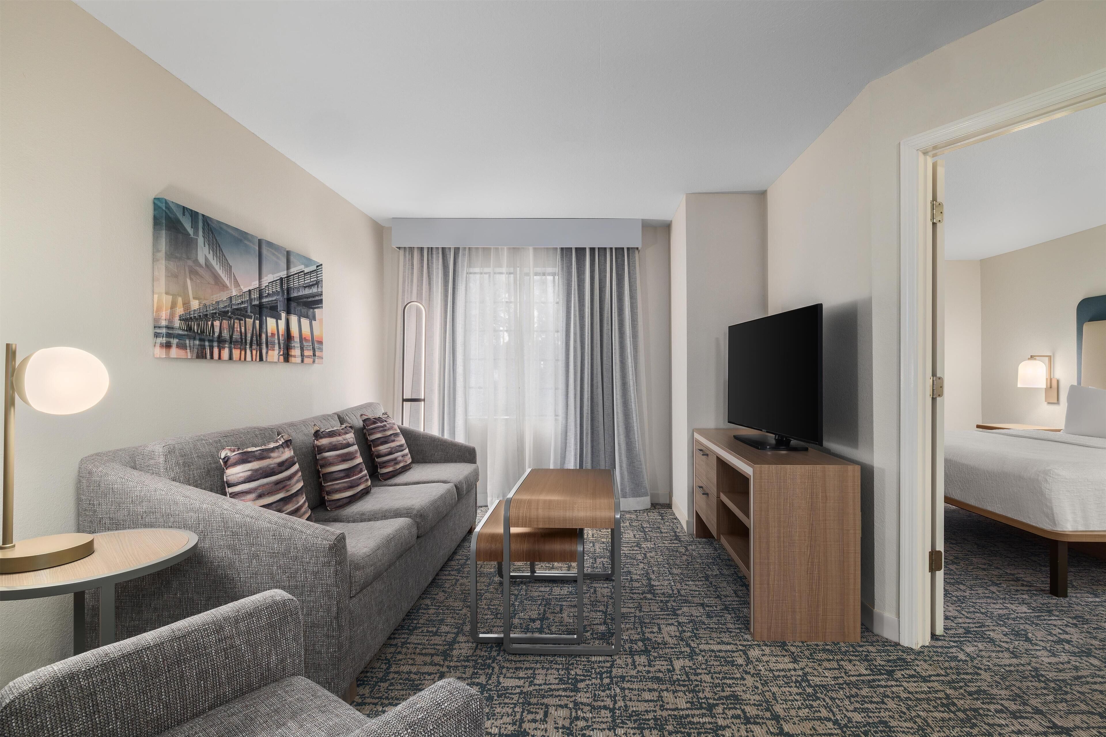 39-Zoll-Flachbildfernseher mit Satellitenempfang, Fernseher