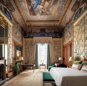 Suite, 1 King Bed (Gallery) | Premium bedding, down comforters, minibar, in-room safe - Four Seasons Hotel Firenze (Florence)
