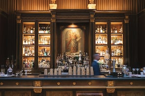 Cocktail bar, garden views, open daily