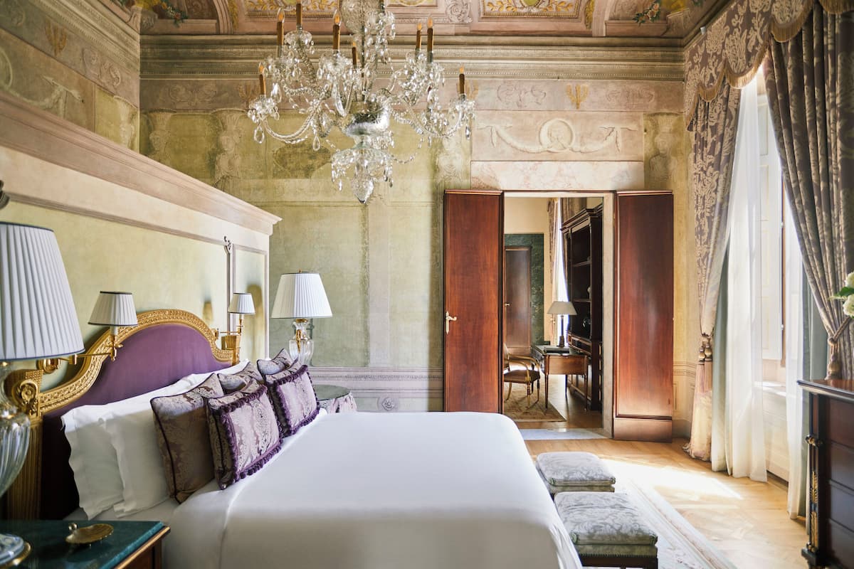 Frescoed Executive Suite king bed | Premium bedding, down comforters, minibar, in-room safe