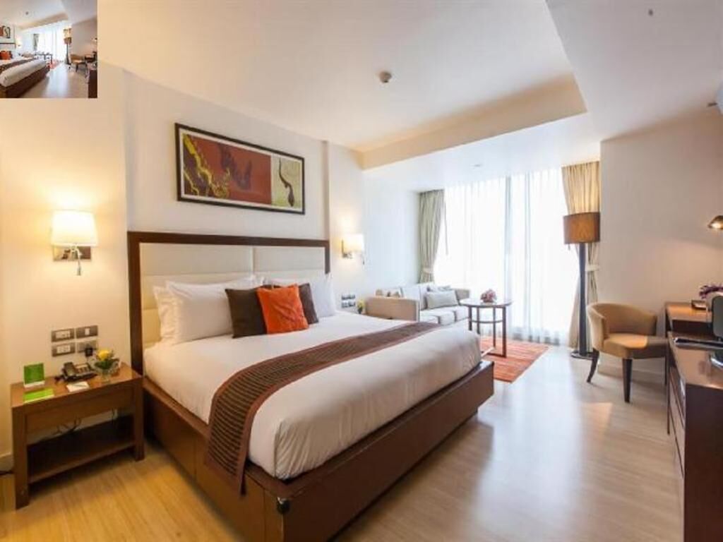 In-room safe, desk, iron/ironing board, free WiFi