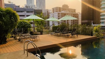 Outdoor pool, pool loungers