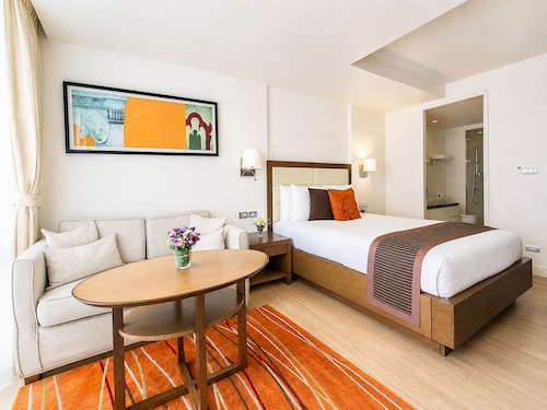 Oakwood Residence Sukhumvit 24 Bangkok