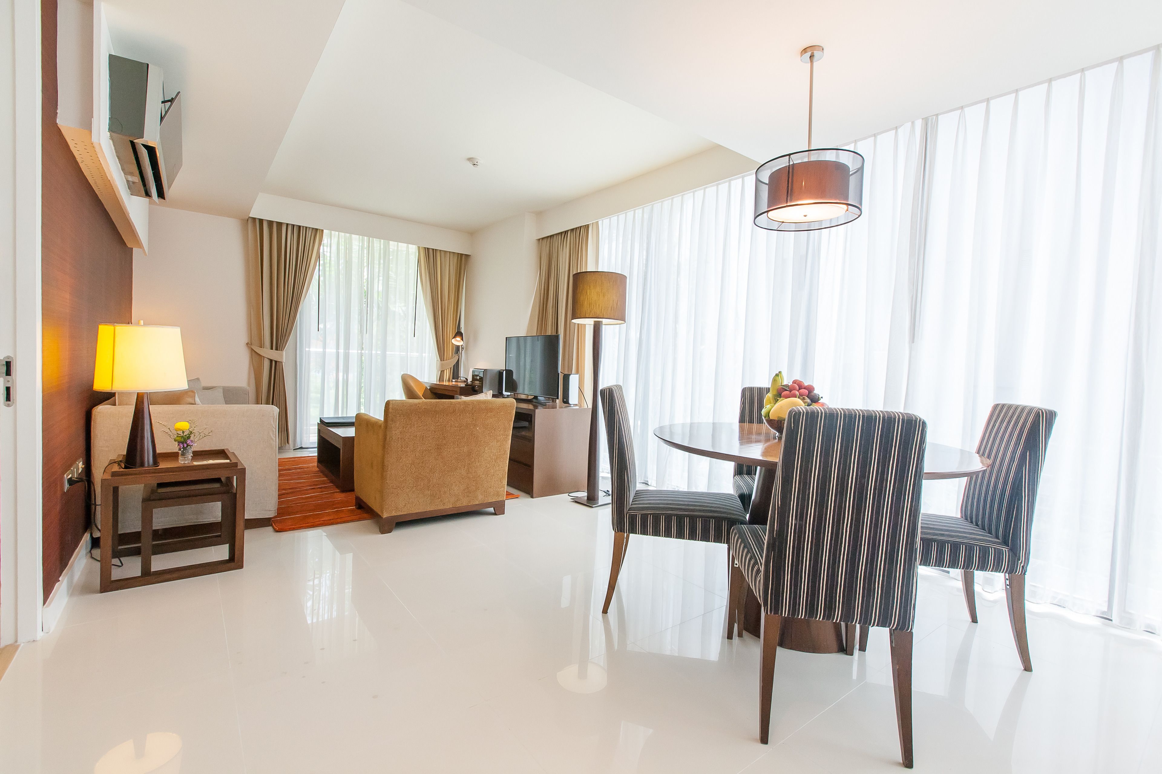 Photo - Oakwood Residence Sukhumvit 24 Bangkok