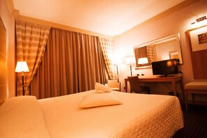Chambre Classique Double ou avec lits jumeaux | Literie hypoallergénique, minibar, coffres-forts dans les chambres