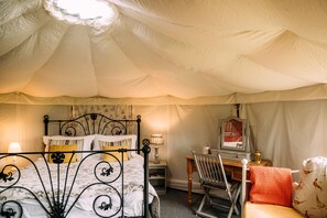 Luxury Room, Ensuite (Glamping Yurt) - The Red Pump Inn (Clitheroe)