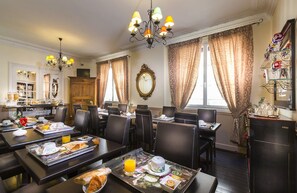 Daily buffet breakfast (EUR 16 per person)