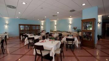 Petit déjeuner continental compris tous les jours