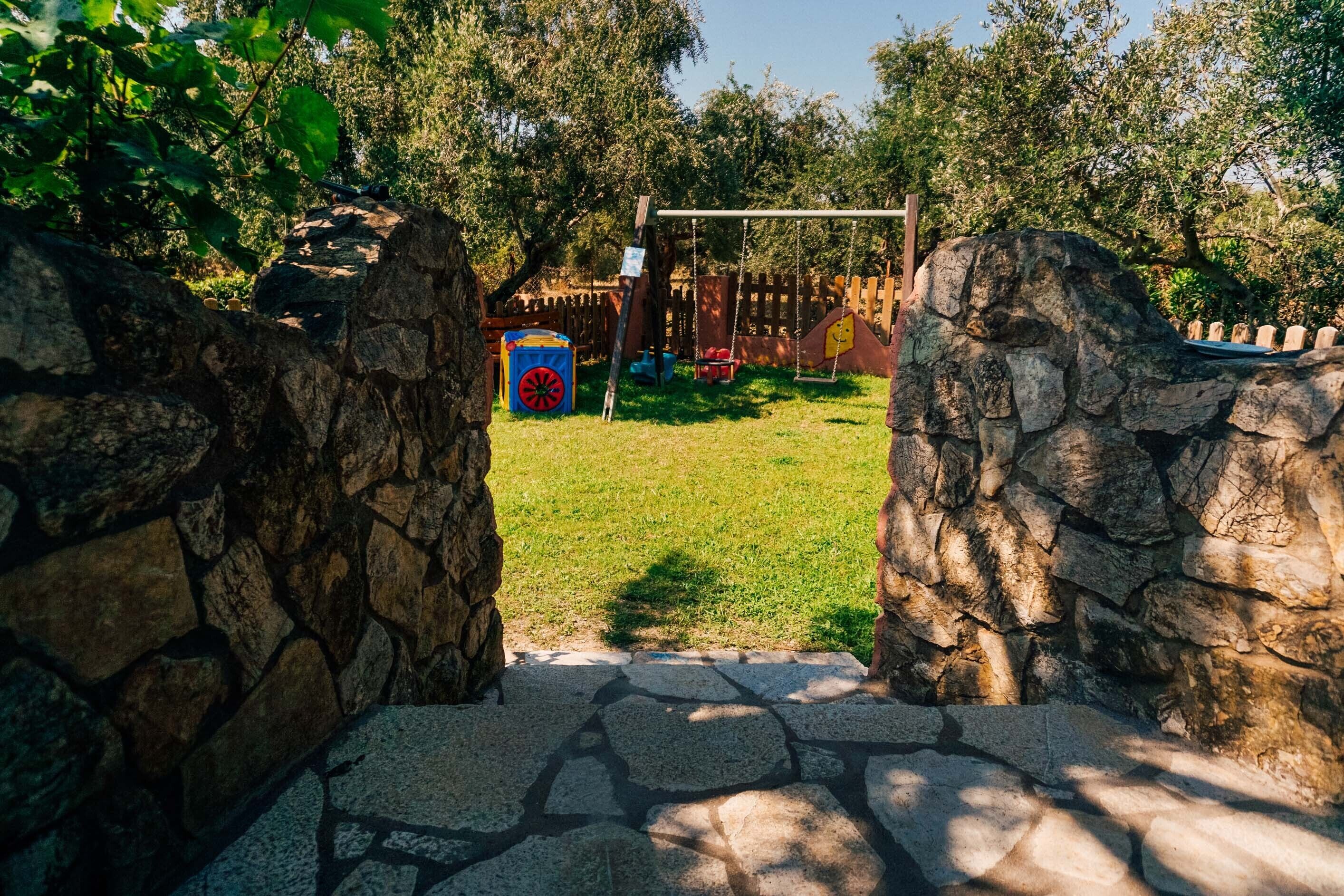 children’s play area – outdoor