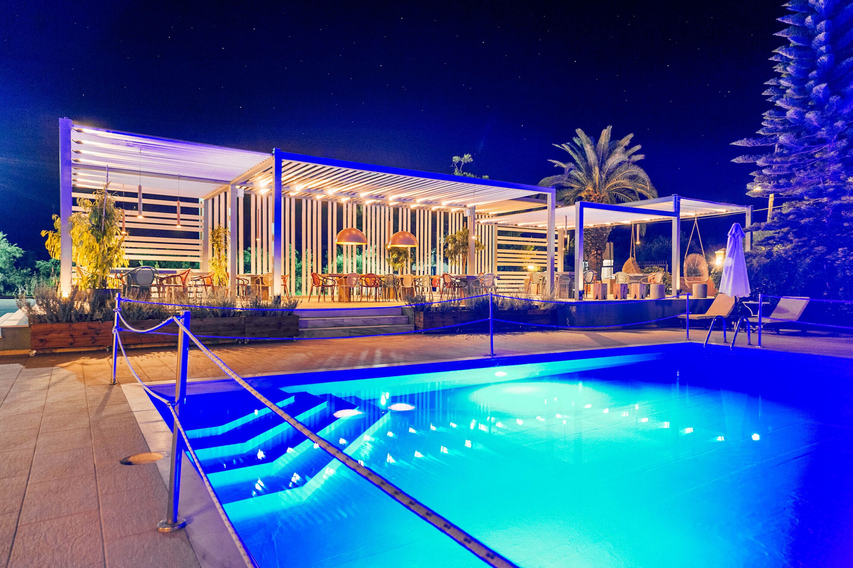 Seasonal outdoor pool, sun loungers