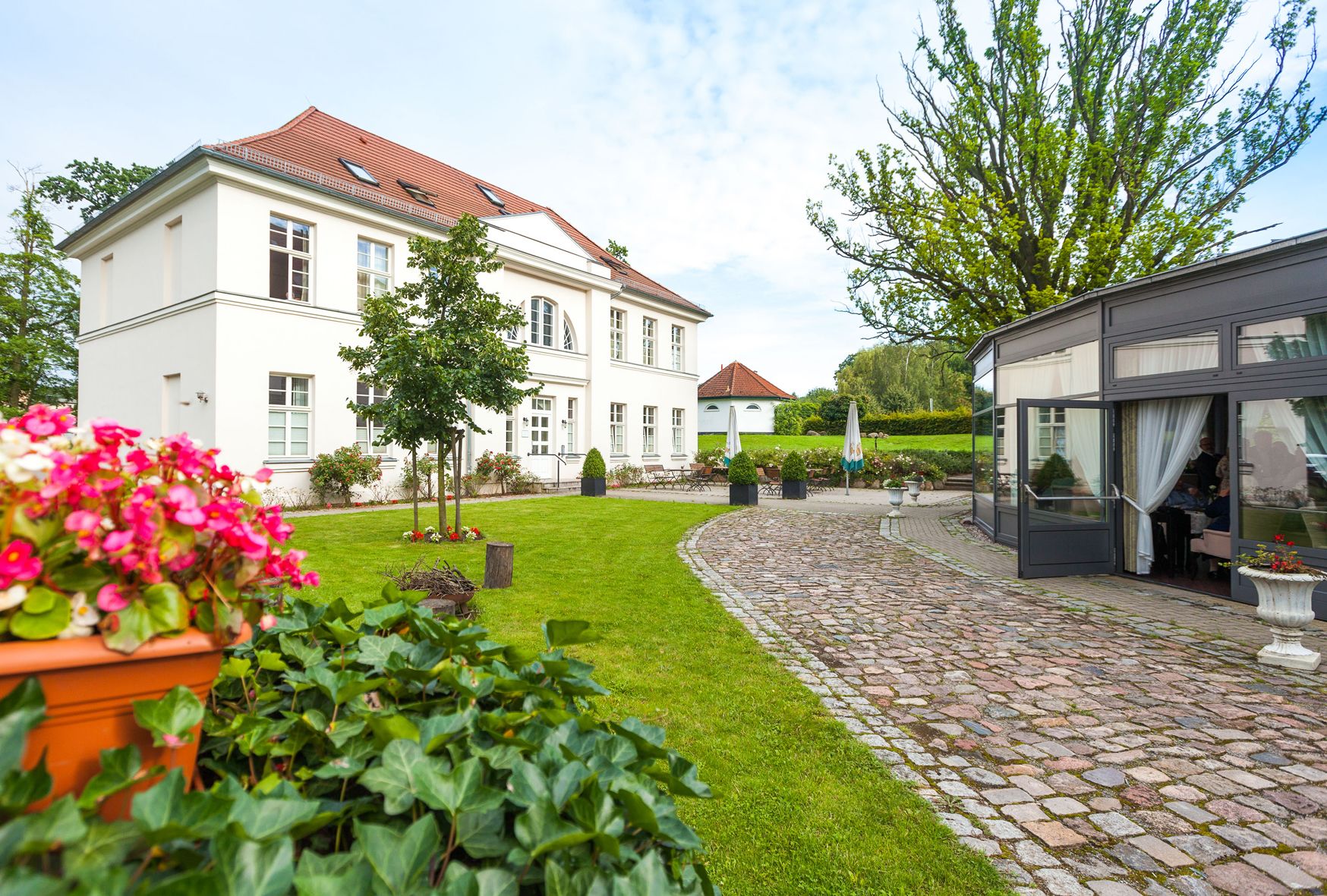 المنشأة من الخارج