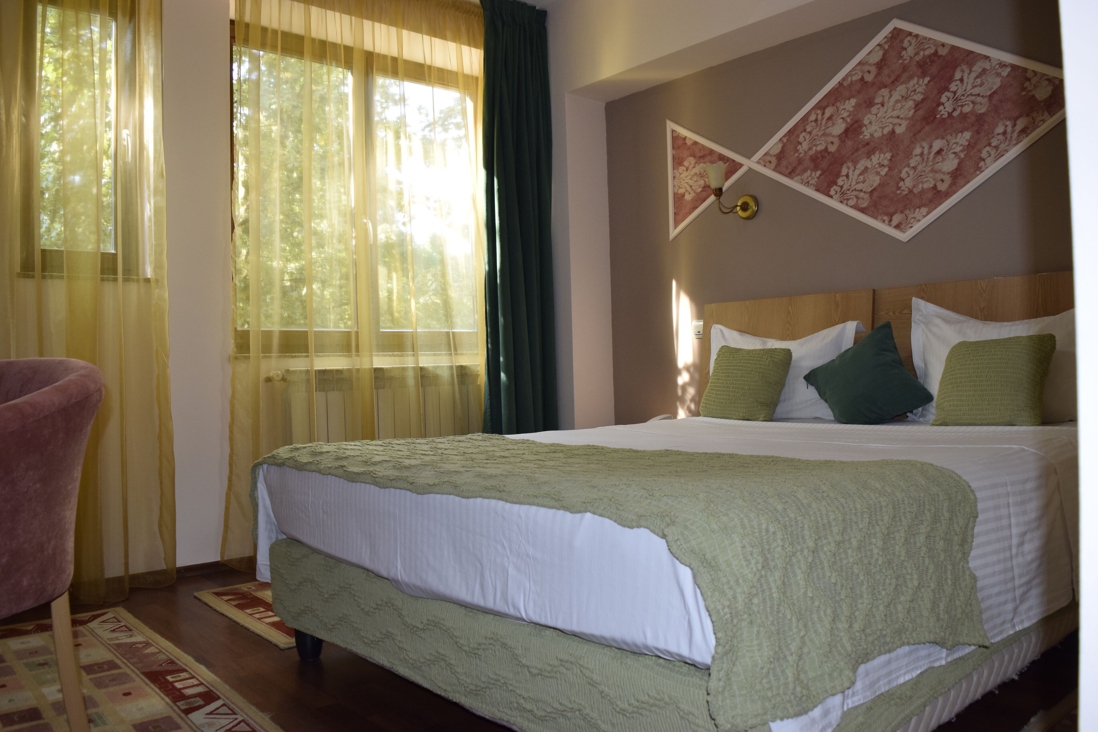 frette italian sheets, premium bedding, memory-foam beds, minibar