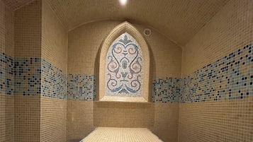 Behandelingskamers voor koppels, een Turks bad/hammam
