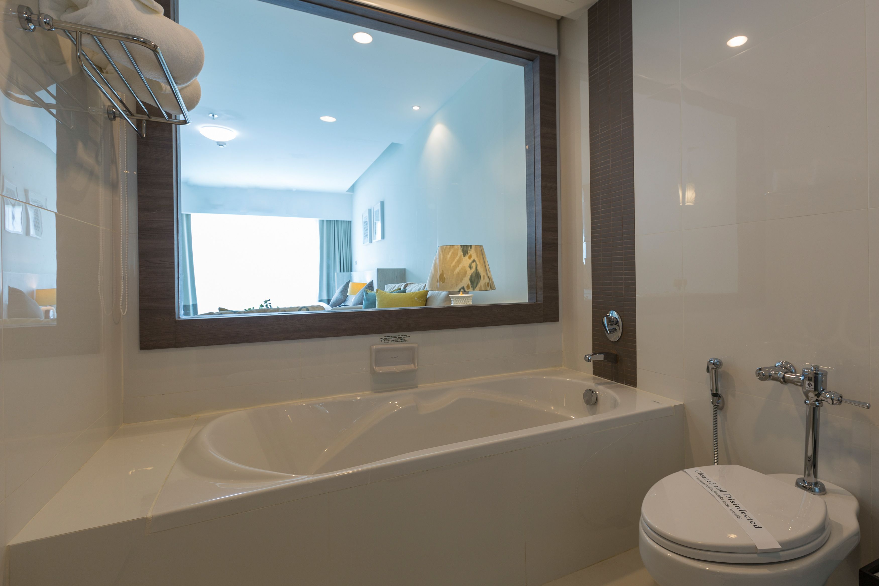 studio suite | bathroom | separate bathtub and shower, deep-soaking bathtub, free toiletries