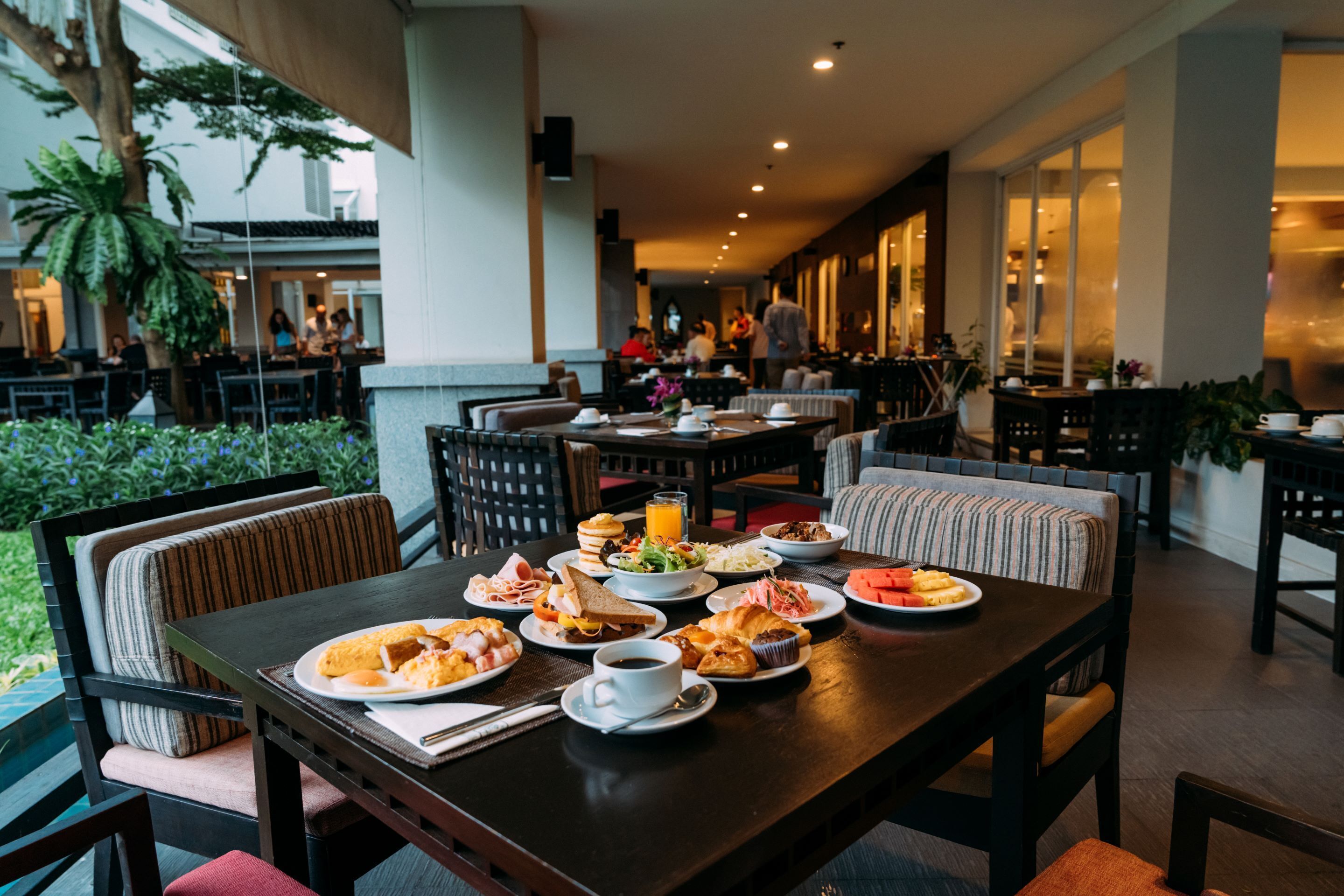 daily buffet breakfast (thb 515 per person)