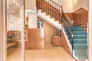 Interior entrance - Hotel Flavio Rome (Rome)