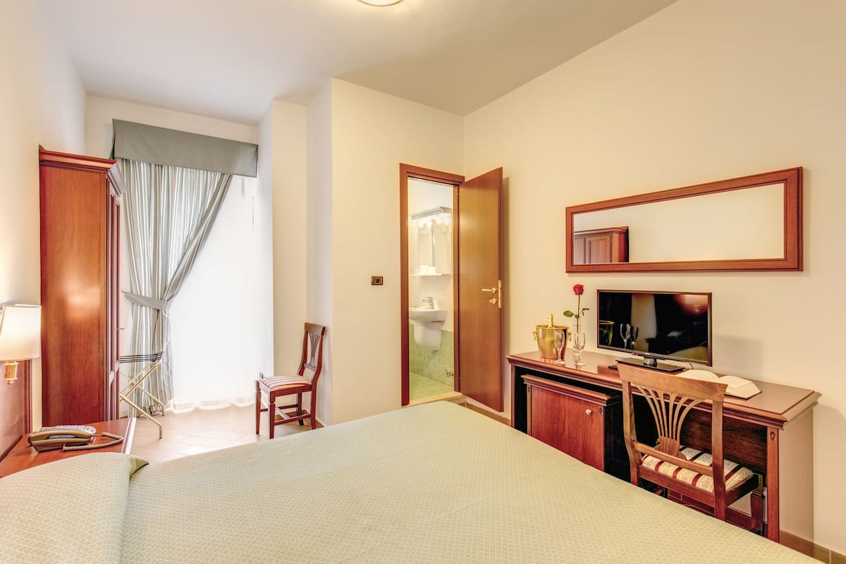 Minibar, in-room safe, desk, soundproofing