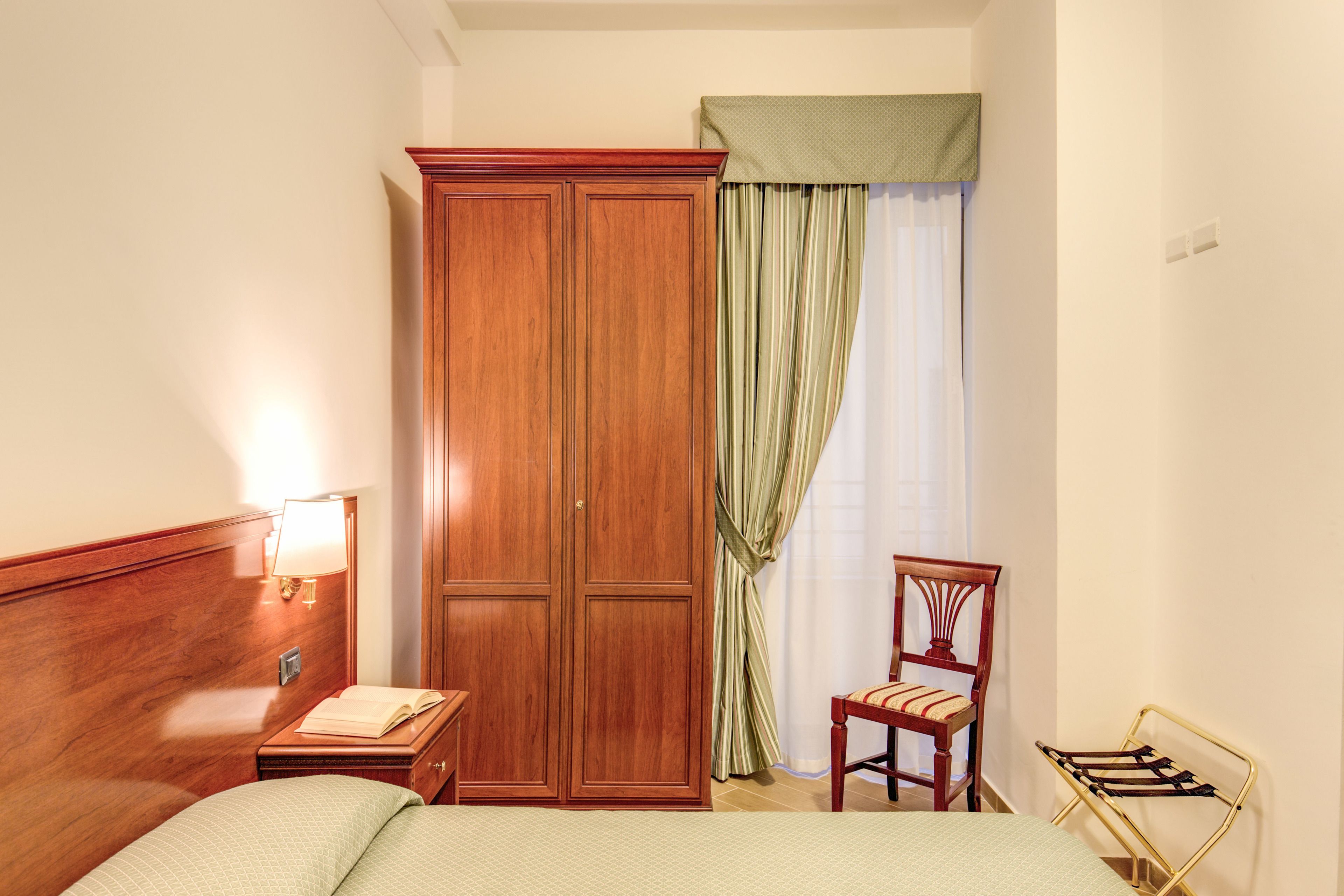 double room | minibar, in-room safe, desk, soundproofing