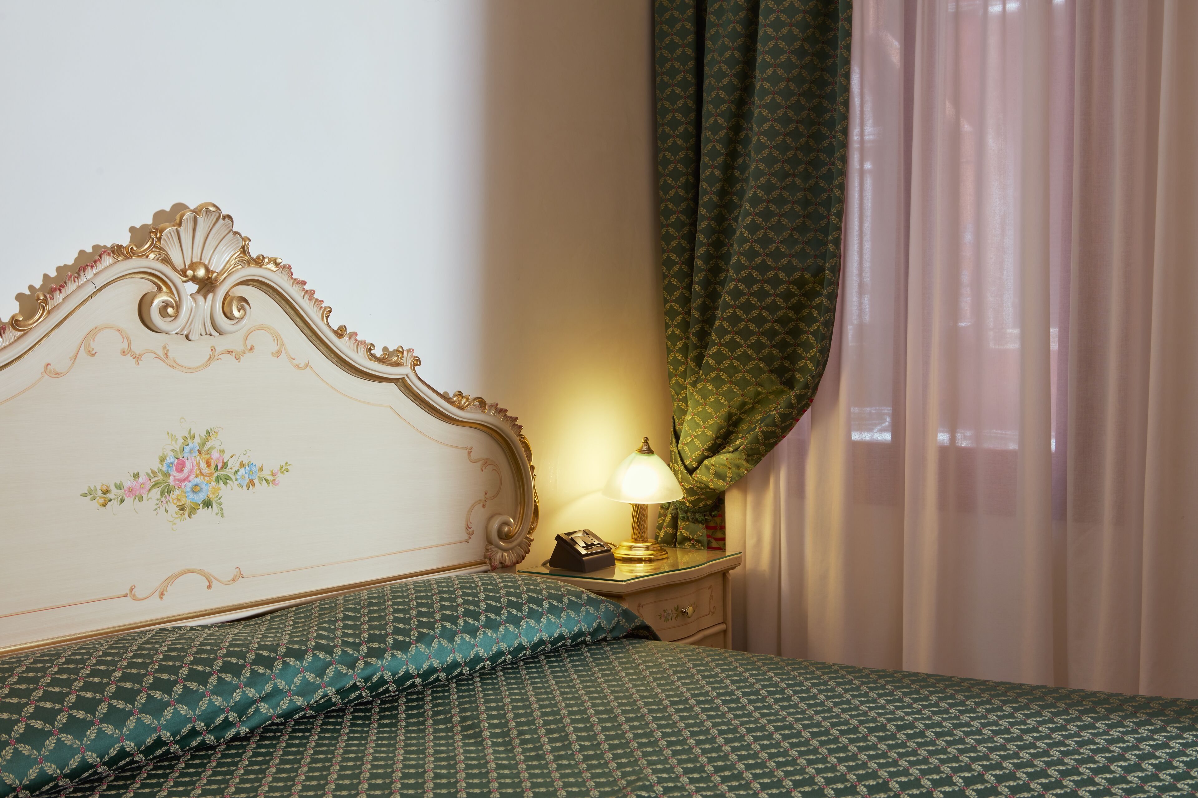 1 bedroom, down duvets, in-room safe, laptop workspace