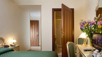 Standard Double or Twin Room | 1 bedroom, down comforters, in-room safe, laptop workspace