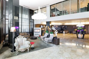 Lobby sitting area - S15 Sukhumvit Hotel (Bangkok)