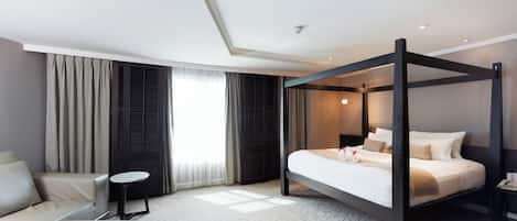 Premium bedding, minibar, in-room safe, desk