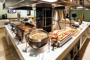 Free daily full breakfast  - S15 Sukhumvit Hotel (Bangkok)