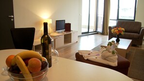 In-room safe, individually decorated, individually furnished, desk - Byala Beach Resort (Byala)