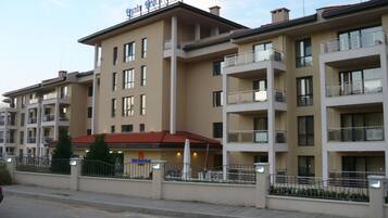 Mặt tiền nơi lưu trú