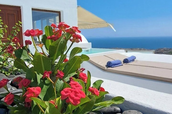 Signature Suite with Outdoor Hot Tub and Sea View | View from room