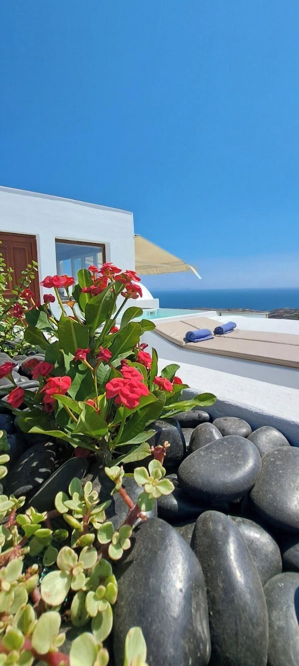 Signature Suite with Outdoor Hot Tub and Sea View | Utsikt fra rommet