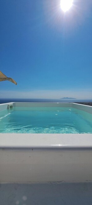 Signature Suite with Outdoor Hot Tub and Sea View | Terrace/patio - Amerisa Suites & Villa (Santorini)