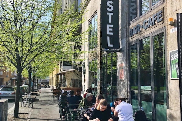 Breakfast and lunch served