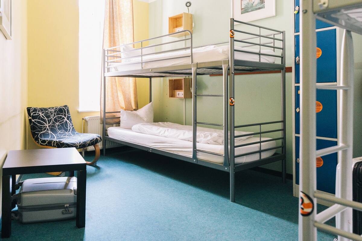 共同ドミトリー 女性限定 (4 Bed) | 防音設備、WiFi (無料)、ベッドシーツ