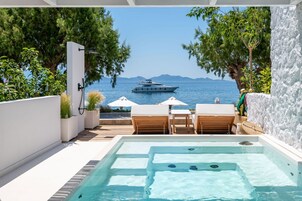 Deluxe Suite, Beach View | View from room