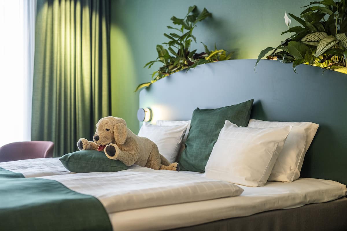 1 bedroom, premium bedding, blackout curtains, free wifi