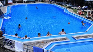 Kolam renang terbuka 