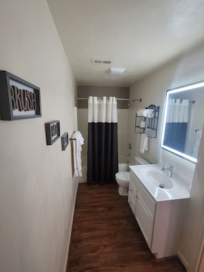 Free toiletries, hair dryer, towels, soap - Affordable Suites of America Harrisonburg (Harrisonburg)
