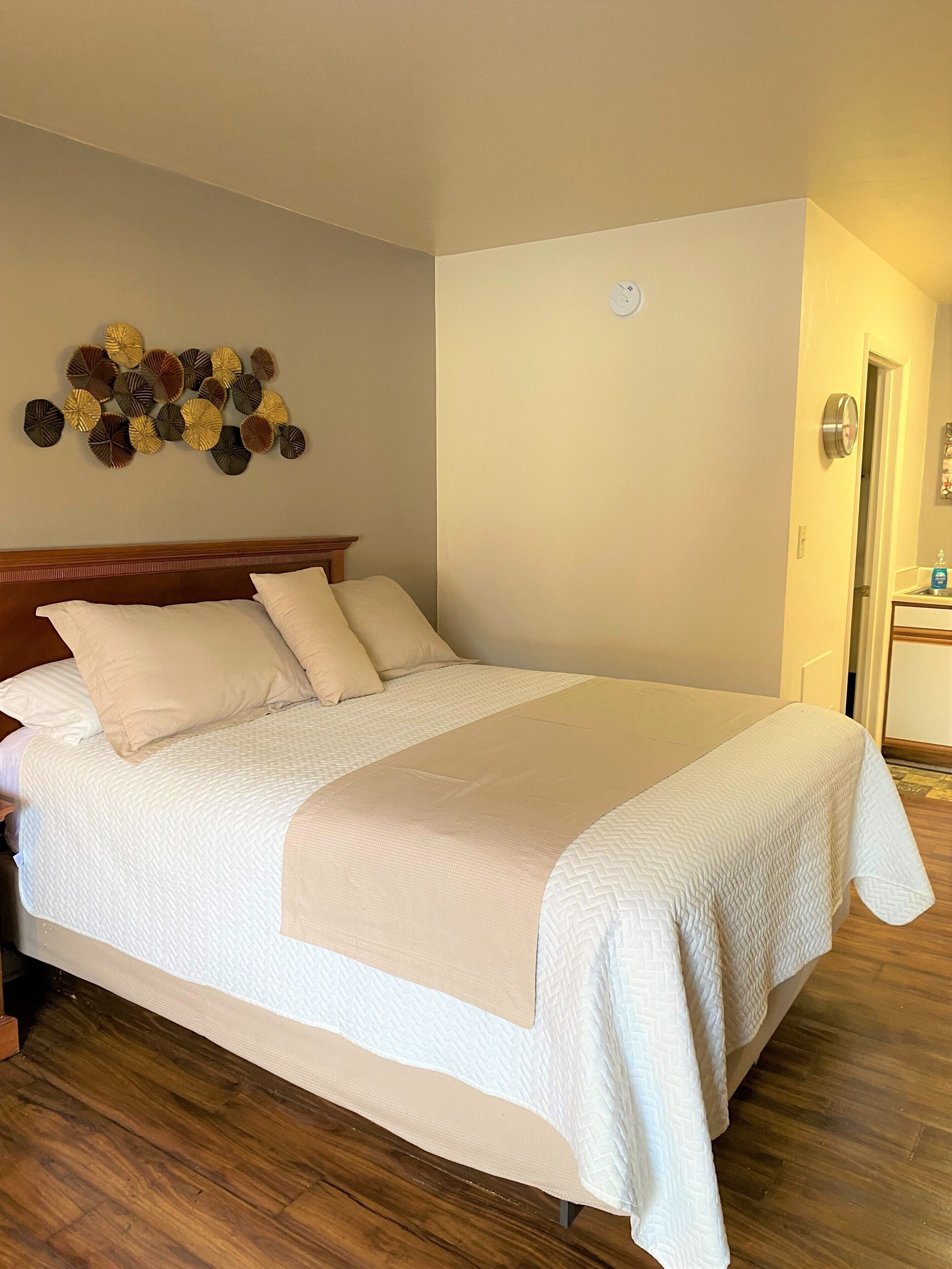 standard studio suite | 1 bedroom, premium bedding, individually decorated