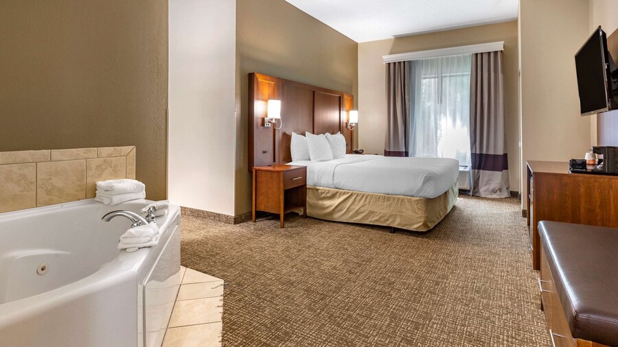 Comfort Suites Clayton - Garner