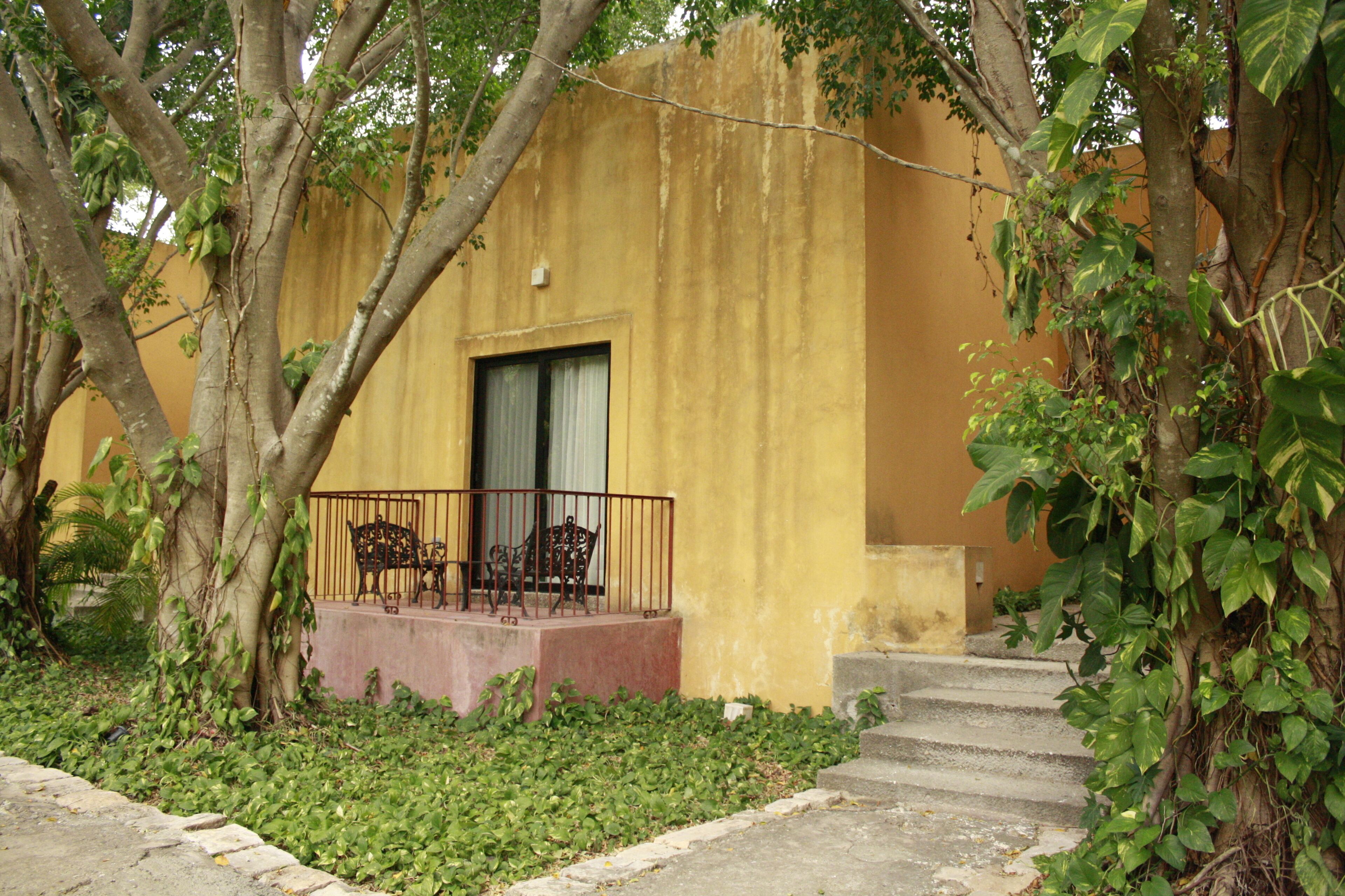 room, garden view | balcony