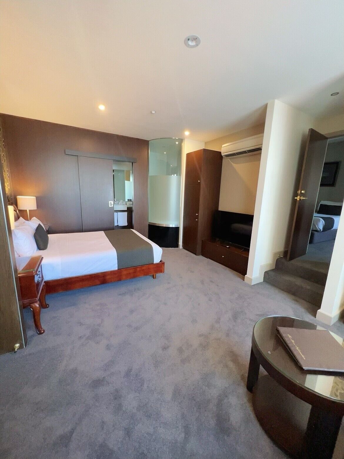 room, multiple beds, non smoking | minibar, in-room safe, desk, iron/ironing board